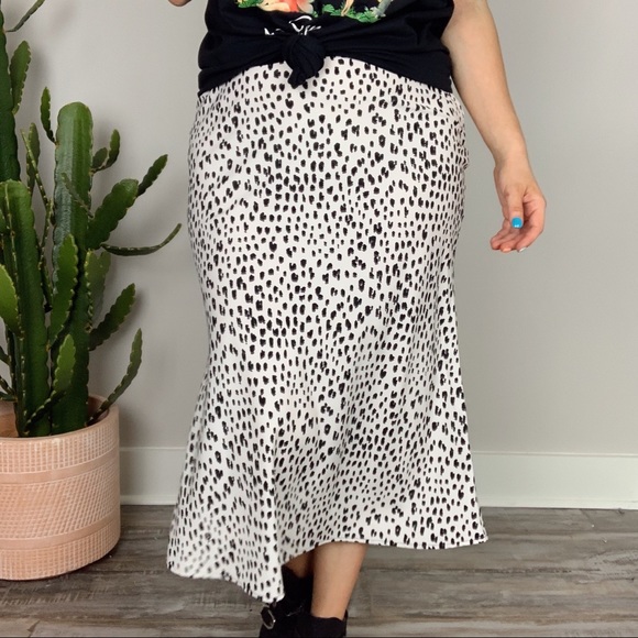 Meet Me In The Midi Speckled Skirt Small LAST ONE - Picture 2 of 8